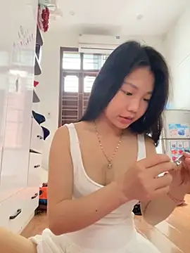 Miumieu online show from 10-28-25, 02:56