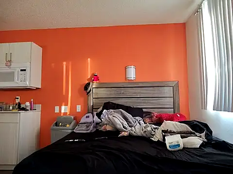 Snapshot of LusciousKandy chatting on 09-19-25, 11:31 LusciousKandy online show from 09-19-25, 11:31