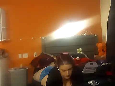 Snapshot of LusciousKandy chatting on 10-16-25, 01:36 LusciousKandy online show from 10-16-25, 01:36