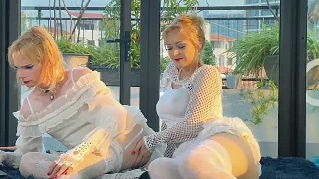 LolaSpaisTS online show from 04-03-26, 11:44