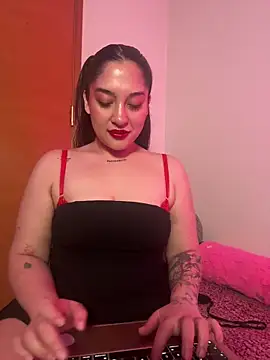 smokemilv online show from 11-14-25, 06:06