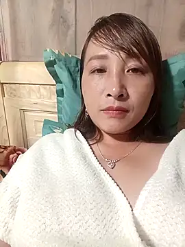 Missa kute20 online show from 10-17-25, 12:51