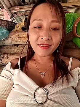 Missa kute20 online show from 10-22-25, 08:58