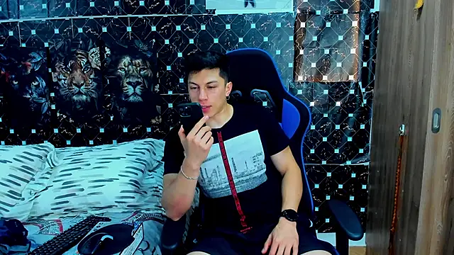 javiersexymann online show from 02-17-26, 05:32