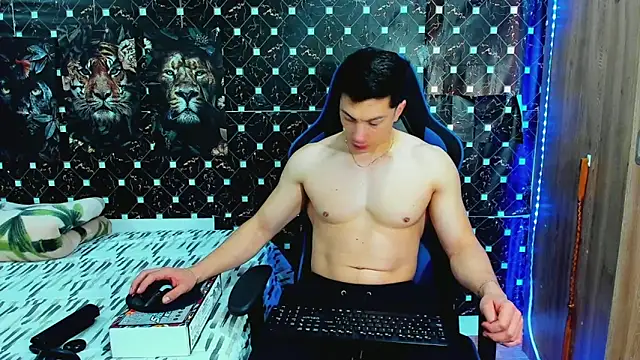 Snapshot of javiersexymann chatting on 06-09-26, 07:04 javiersexymann online show from 06-09-26, 07:04
