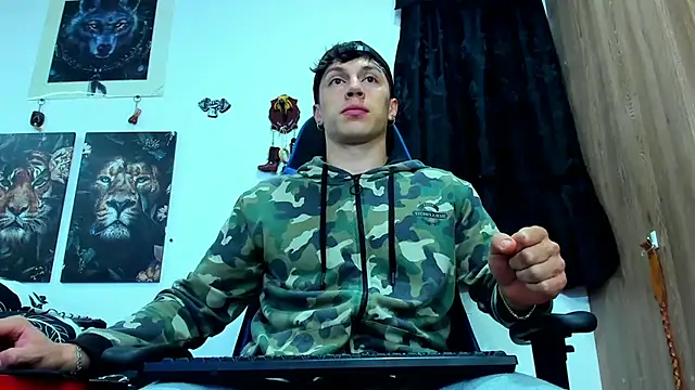 javiersexymann online show from 03-03-25, 02:11