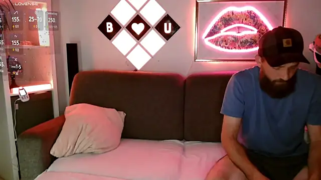 XBellaXundXUweX online show from 06-02-26, 07:14