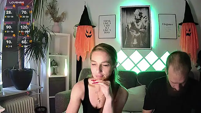 XBellaXundXUweX online show from 10-08-25, 08:49