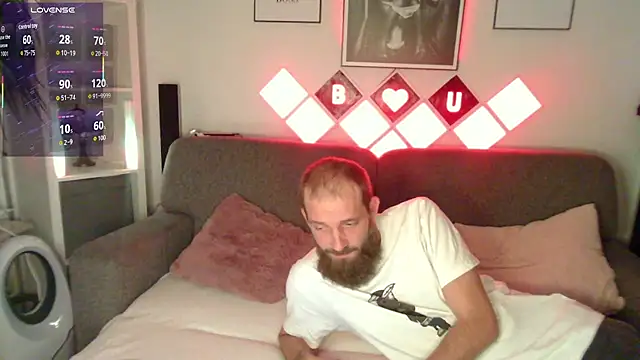 XBellaXundXUweX online show from 11-04-25, 08:12