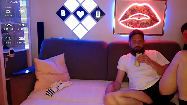 XBellaXundXUweX online show from 05-02-26, 07:19
