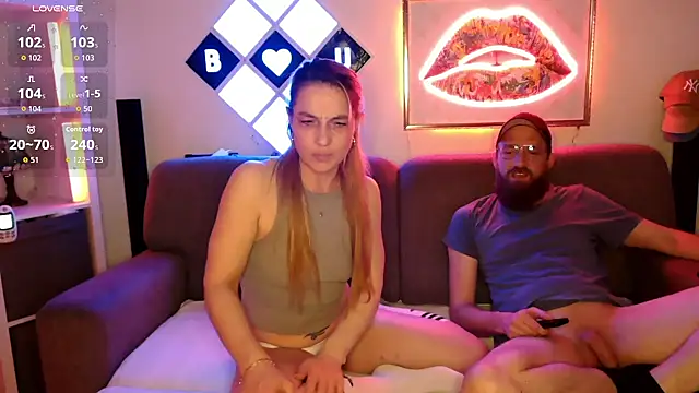 XBellaXundXUweX online show from 03-22-26, 07:48