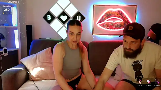 XBellaXundXUweX online show from 04-26-26, 01:52