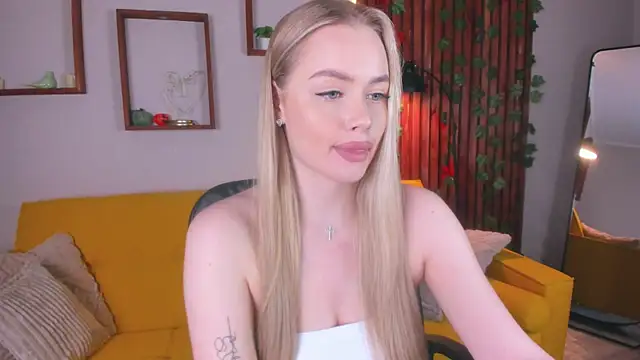 AvroraGoldie online show from 11-30-25, 10:38