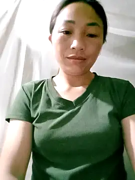 lucybaby00 online show from 04-18-26, 10:32