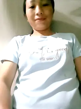 lucybaby00 online show from 04-15-26, 09:37