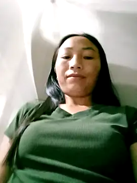 lucybaby00 online show from 04-28-26, 08:13