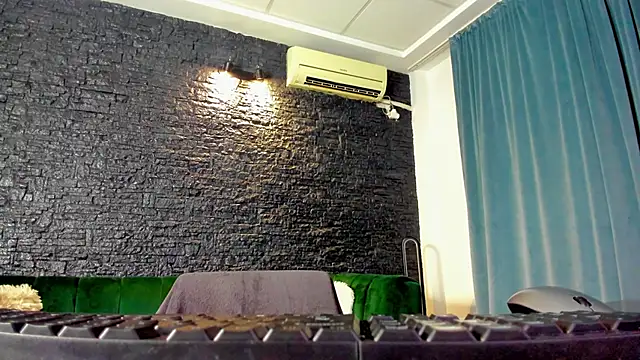 AnneSins online show from 10-13-25, 05:47