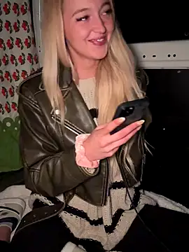emilypeperoni online show from 10-19-25, 06:43