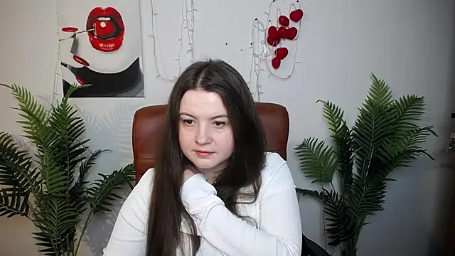 Snapshot of MavkaCute chatting on 05-17-26, 06:19 MavkaCute online show from 05-17-26, 06:19