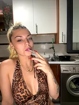 NoeliaGarcia17 online show from 09-16-25, 08:21