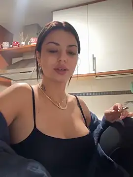 NoeliaGarcia17 online show from 10-21-25, 09:36