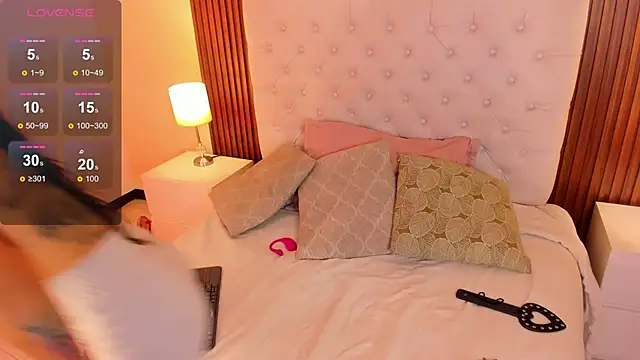 ViolettaAlemida online show from 09-10-25, 12:48