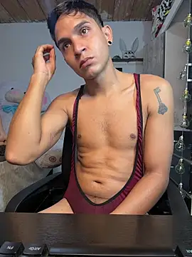 Angel latinboy online show from 04-28-26, 02:54