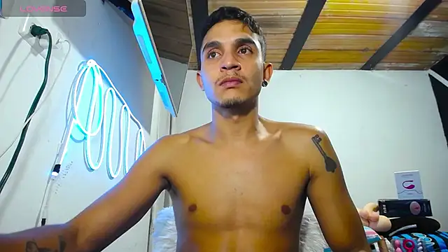 Angel latinboy online show from 03-14-25, 02:10