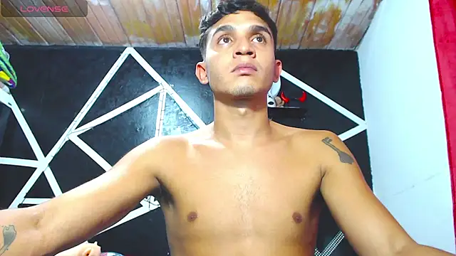 Angel latinboy online show from 09-16-25, 07:37