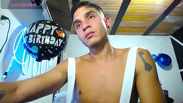 Angel latinboy online show from 03-20-25, 11:12