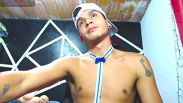 Angel latinboy online show from 10-02-25, 10:35