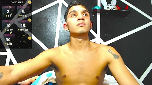 Angel latinboy online show from 10-06-25, 10:21