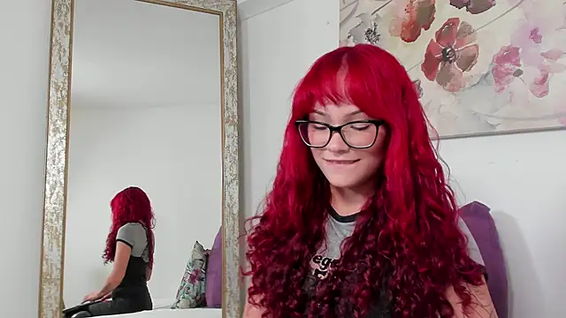 mae lyra online show from 03-12-26, 04:44