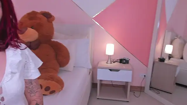 mae lyra online show from 10-02-25, 09:40