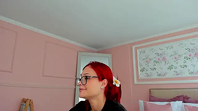 mae lyra online show from 04-28-26, 05:28