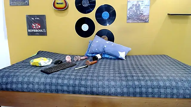 skinnyverus18 online show from 02-19-26, 07:22