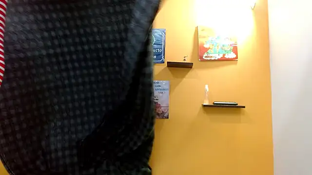 skinnyverus18 online show from 10-27-25, 07:04