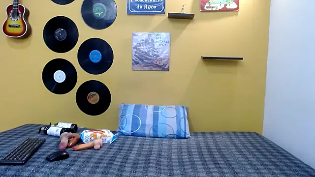 skinnyverus18 online show from 04-03-26, 07:09