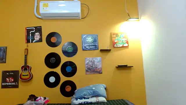 skinnyverus18 online show from 09-17-25, 06:43