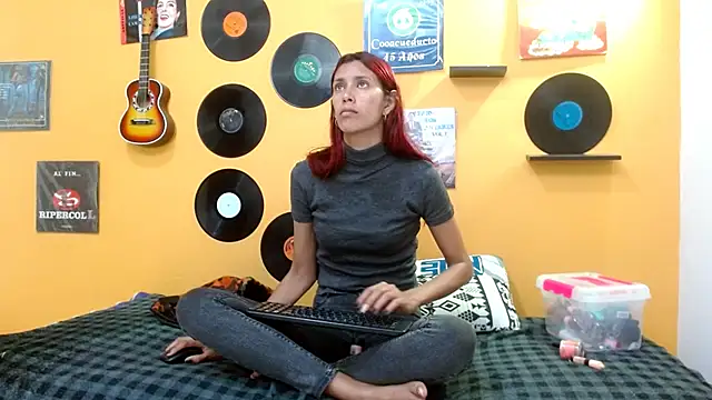 skinnyverus18 online show from 11-12-25, 07:29