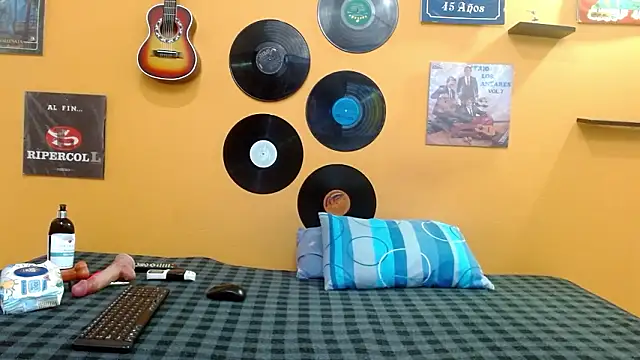 skinnyverus18 online show from 02-02-26, 06:40