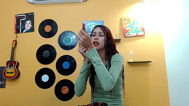 skinnyverus18 online show from 09-28-25, 06:59