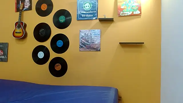 skinnyverus18 online show from 02-04-26, 06:58