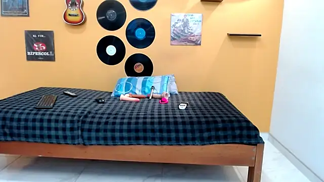 skinnyverus18 online show from 02-09-26, 07:12