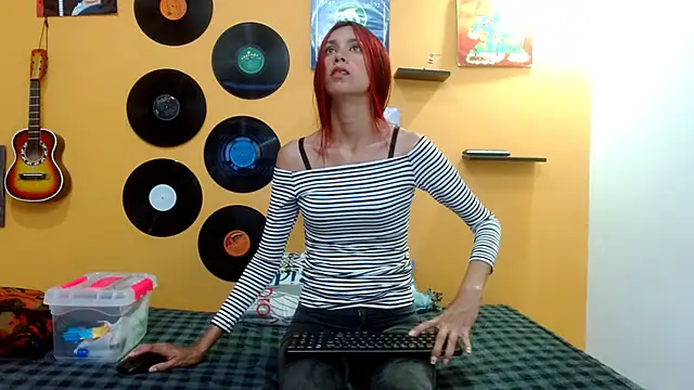 skinnyverus18 online show from 10-04-25, 12:50