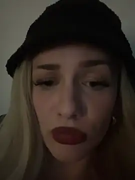 DaryaDoll online show from 04-11-26, 09:40