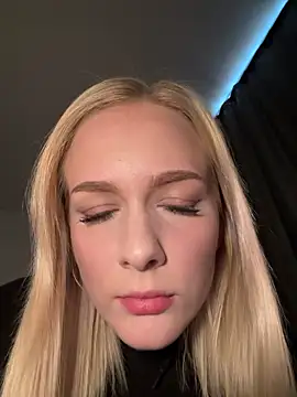 Snapshot of DaryaDoll chatting on 10-12-25, 11:55 DaryaDoll online show from 10-12-25, 11:55