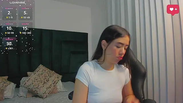 SaraWagner  online show from 09-15-25, 12:11