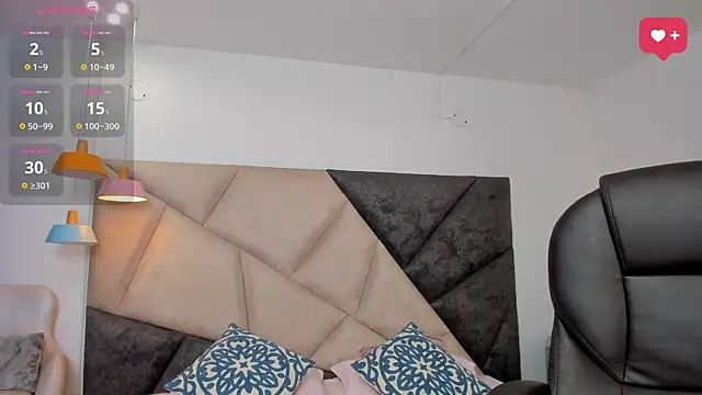 SaraWagner  online show from 11-25-25, 01:39