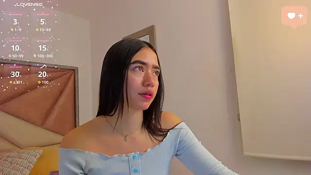 SaraWagner  online show from 06-11-26, 12:12
